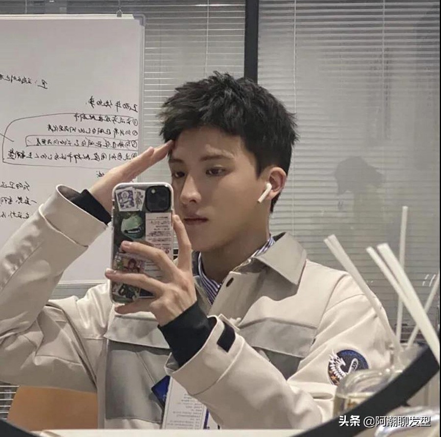 穿搭寸头男生夏季干净痞帅,最流行男士寸头发型