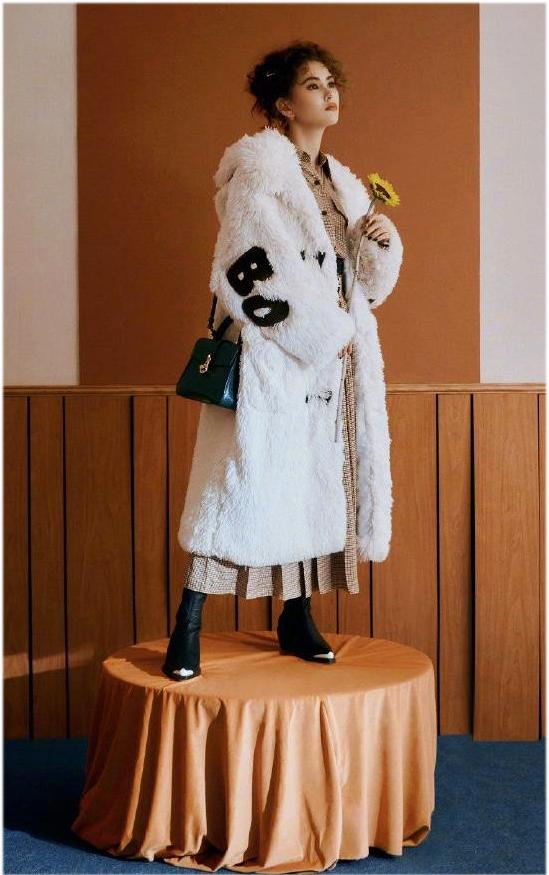 周杰伦宠妻狂魔昆凌天王嫂,周杰伦发福照片网友求别喝奶茶