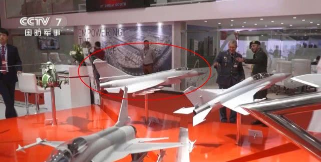 伊朗一直对俄式战机情有独钟,买歼-10只以谣言存在,但时代变了