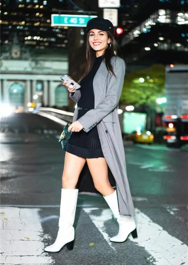 今冬火了一种裙子:叫“毛衣裙”,温暖舒适又时髦,秋天穿好适合