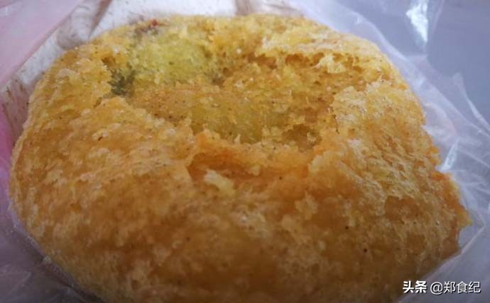 开封老夫妻卖枣糕，4块钱一个，每天只卖5个小时，排队都抢不到