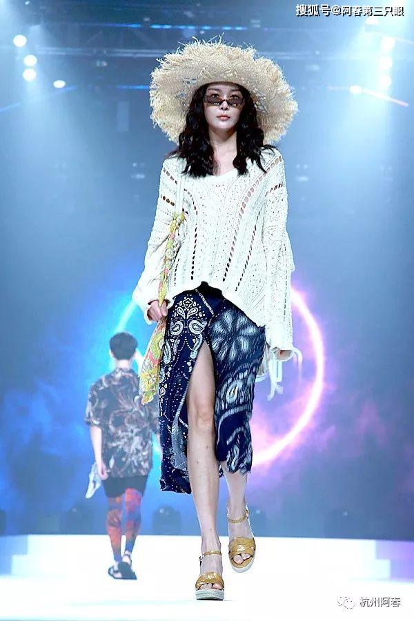 以纯2017秋季新品,以纯2021秋季时装周