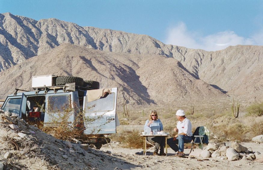 54岁裸辞，花45W流浪地球26年，炸上BBC，这...