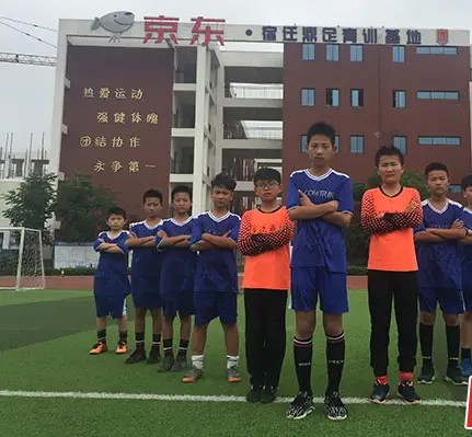 中超球队不带我玩，我就把钱投给家乡青训，这就是爱家乡的刘强东