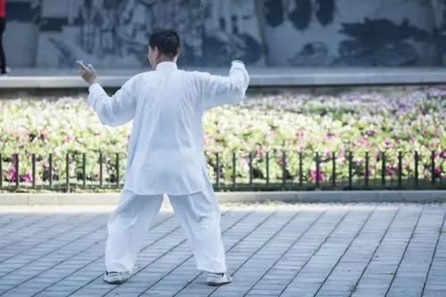 睡不着闭目养神能起到睡眠效果吗,怎么也睡不够什么原因