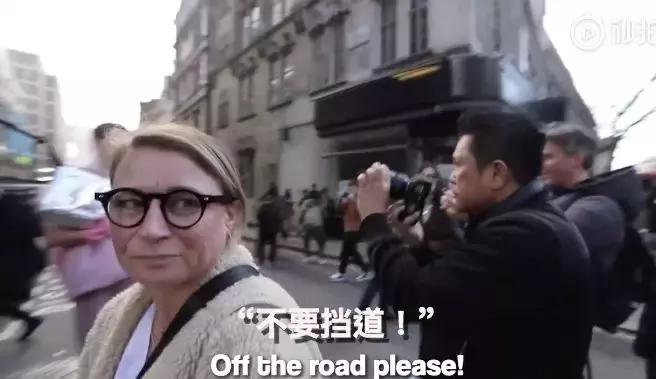 我们花了400块，把土鳖小伙子送上了伦敦时装周？？？