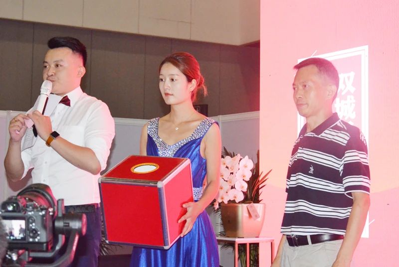 群英荟萃共话新经济，成都室内装饰行业协会设计师论坛圆满落幕