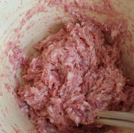 肉馅怎么调出来才不会干巴巴,包馄饨饺子馅做法大全