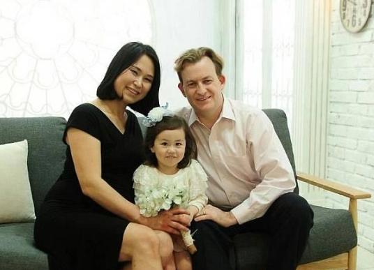 俄罗斯电视台女主播,俄罗斯主持人直播女儿出镜