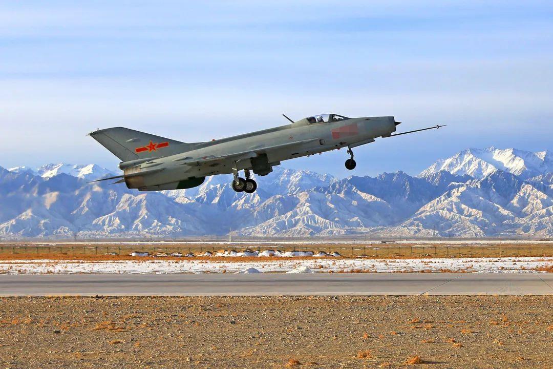 2023年军队文职招聘招多少人,军队文职招聘6000