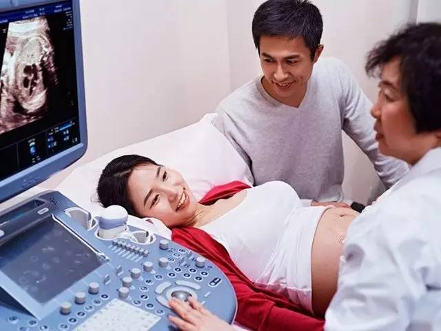 四维彩超看到娃脸大鼻子扁,孕妈有点失落,生出来发现完美翻盘