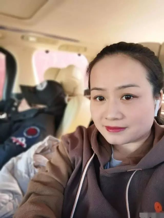 岳云鹏与助理搞笑聊天记录,岳云鹏助理收入