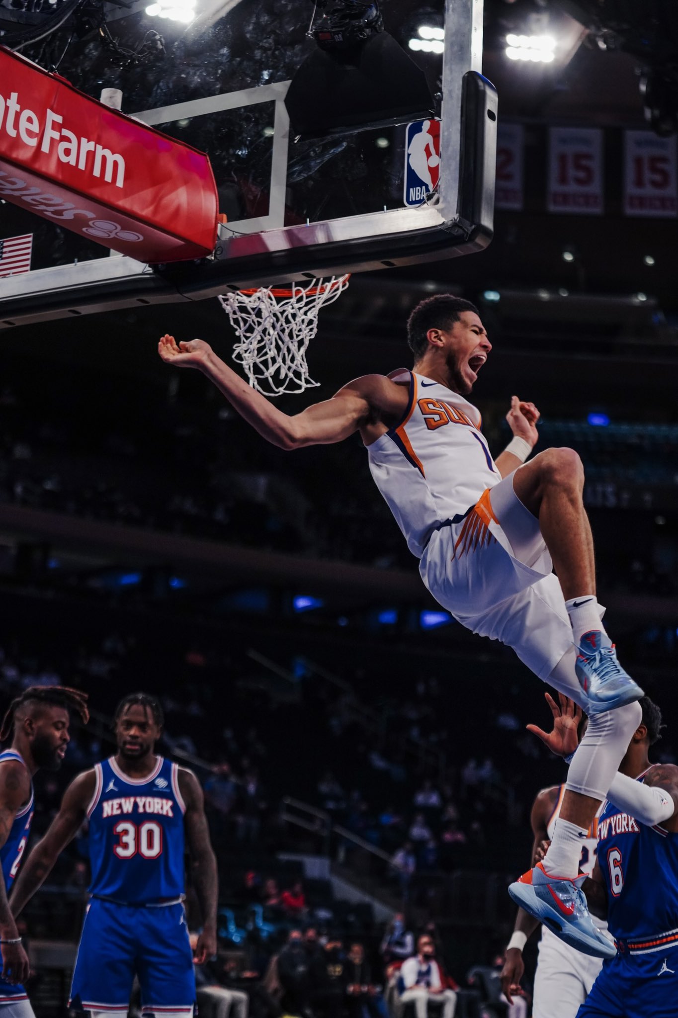 逗妹吐槽:米兰终于上头条了!不过是以0-3的方式…