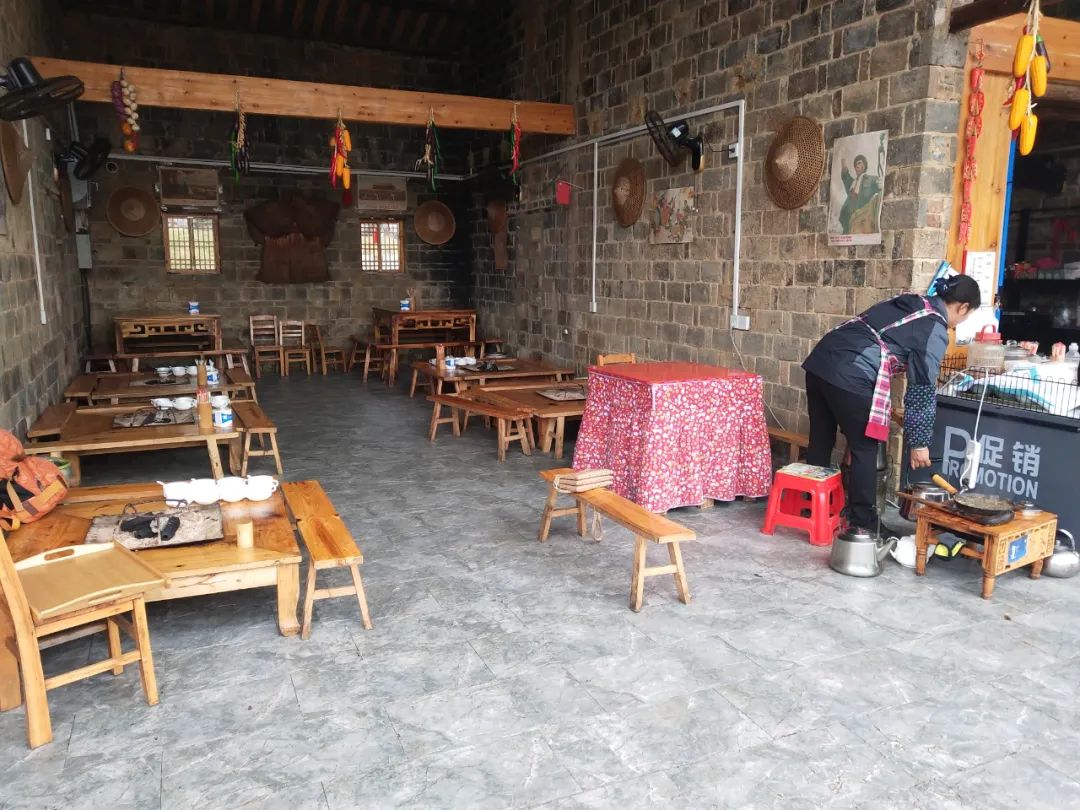 央视在广西全州庙头镇大碧头拍摄十大碗之一胆肝