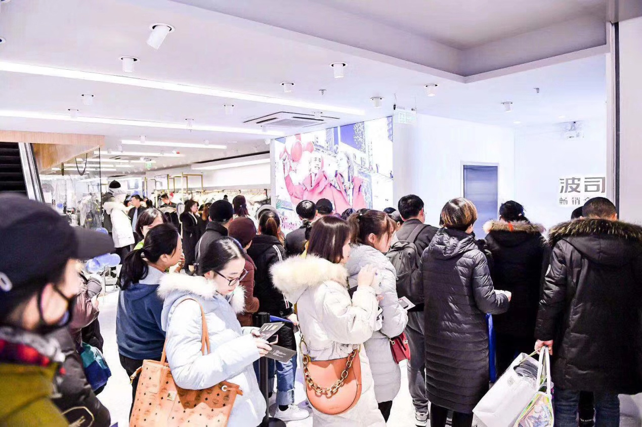 全网晒波司登羽绒服,全网都在穿波司登