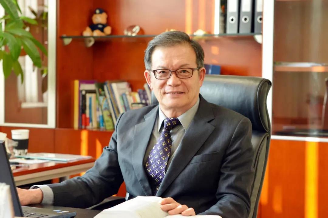 为了孩子上学不得不搬进城里,为了孩子上学全家搬到西安