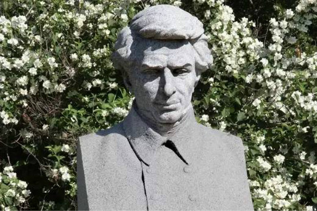 俄罗斯数学天才平行线可相交,国外一数学家证实平行线可相交