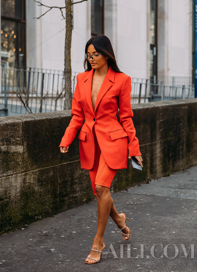 适合黄黑皮的橘色,黄皮适合穿亮橙色