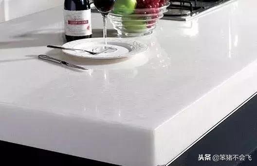 厨房台面下龙骨用什么材质的好,万科精装房厨房台面是什么材质
