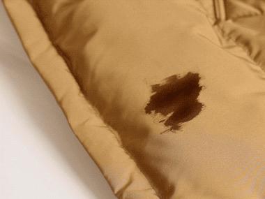 羽绒服脏了不用洗用它一喷就干净,羽绒服清洁污渍黑科技