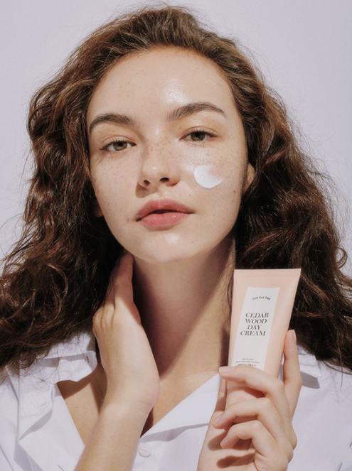 年会你会被同事夸的!打造水润服帖的天生好皮,它不能少