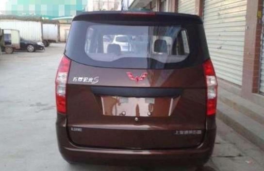 小伙开五菱旅行,五菱宏光自驾318川藏线