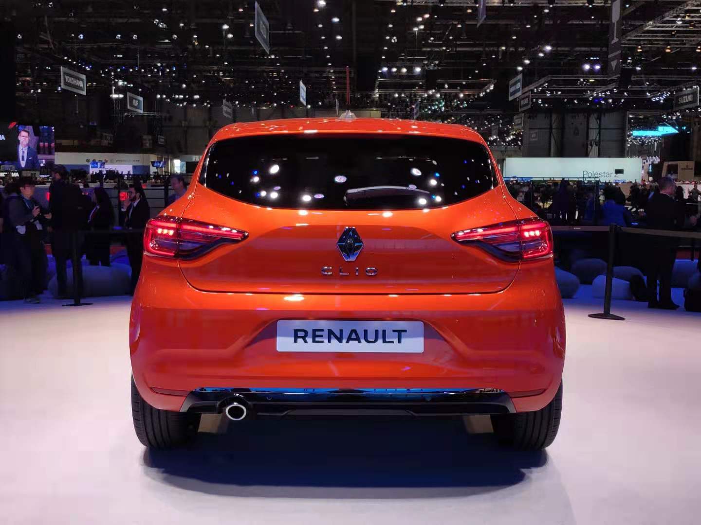 新雷诺clio在日内瓦亮相,全新clio测试谍照雷诺现款