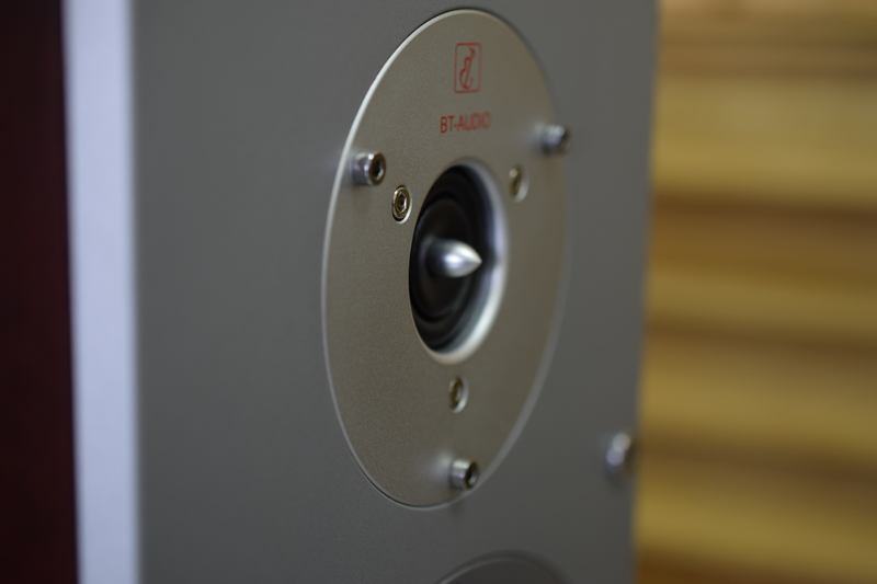 谁才是性价比之王？德法丹美五款入门HIFI书架箱对比横评