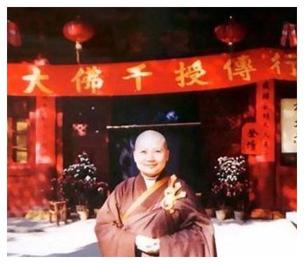 李娜退出歌坛的原因,唱青藏高原的李娜现在干什么