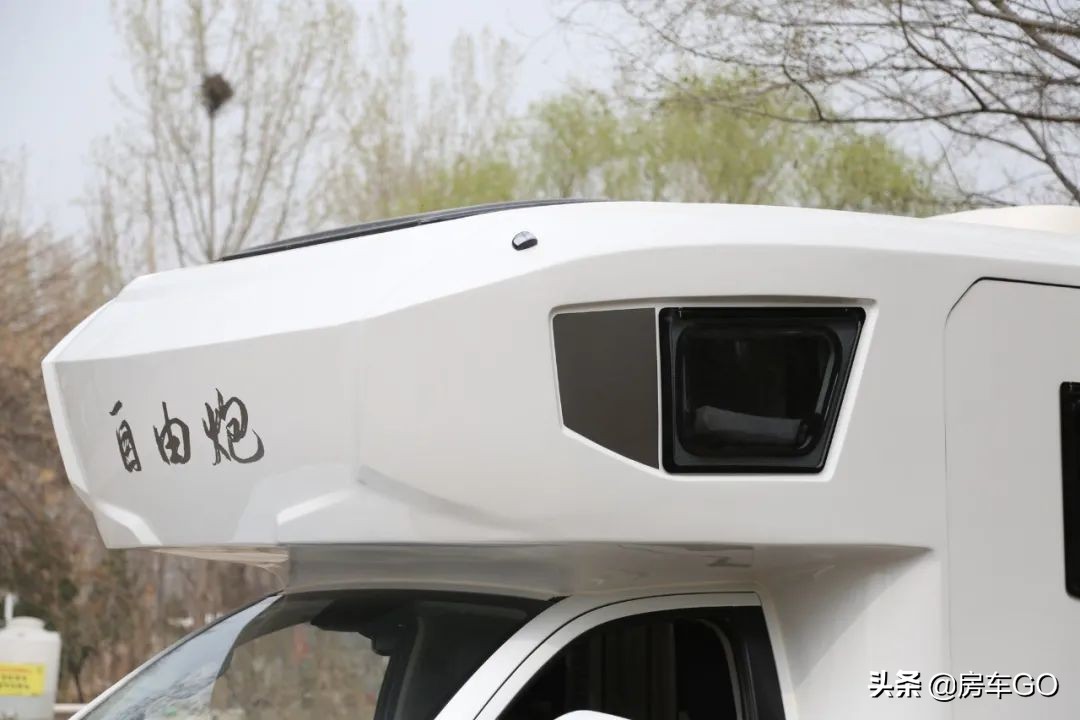 2.0t自动挡四驱越野房车13万左右,2.0t发动机8at轻卡房车