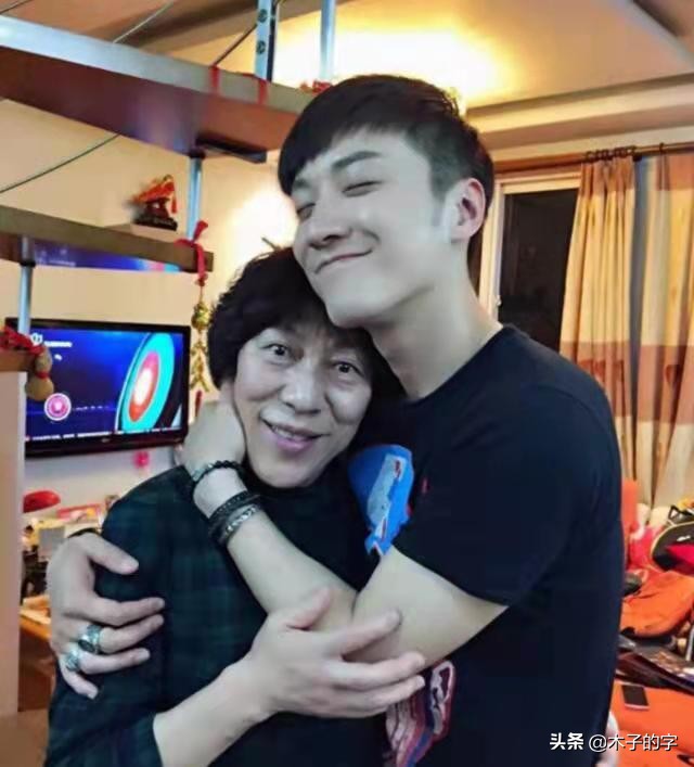 抗癌网红阿健，28岁自尽的乔任梁，他们背后的痛苦故事我们并不懂