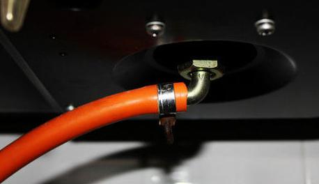 燃气灶不小心弄上水了,燃气灶不常有的维修问题