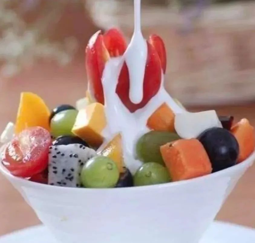 教大家另类水果捞做法味道非常棒,适合女生吃的水果捞搭配