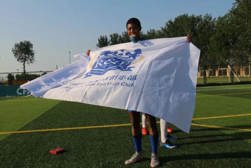 国足混血天才,国足16岁混血小将登陆中超