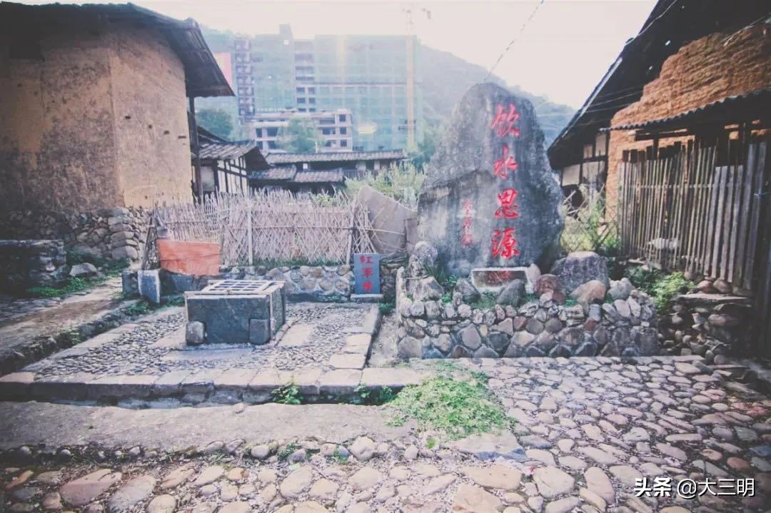 重温红色经典传承革命精神演讲,走进红色课堂传承红色基因广播稿