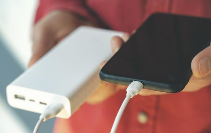 揭秘共享充电宝涨价背后的套路,揭秘共享充电宝背后的套路