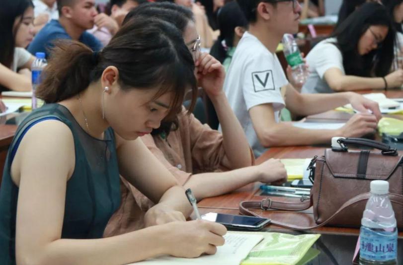 铁饭碗专科招聘,适合学生报考的国家编制铁饭碗