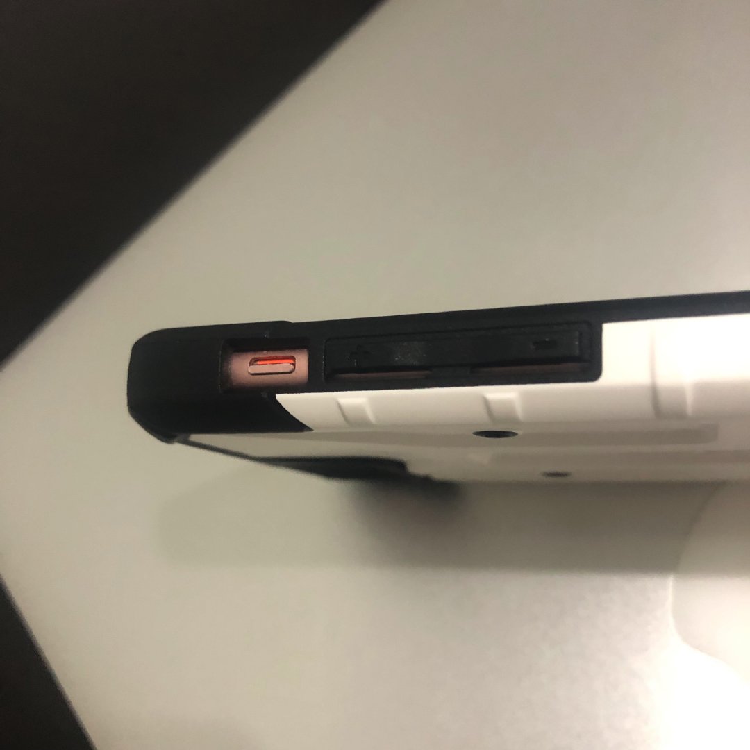 uag探险者银色和钻石系列对比,uag探险者手机壳iphone12