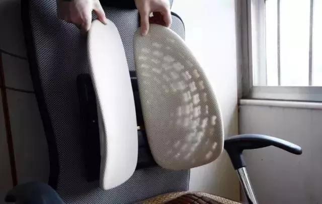 德国变态黑科技靠垫，两侧怀抱设计，分散体压，使脊椎不受压迫