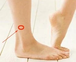 又崴脚了,刚崴到脚了怎么及时处理