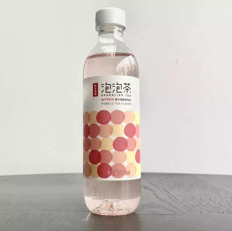 这20+款新饮品，我们喝出了打屁虫、清新剂、中药丸的味儿……