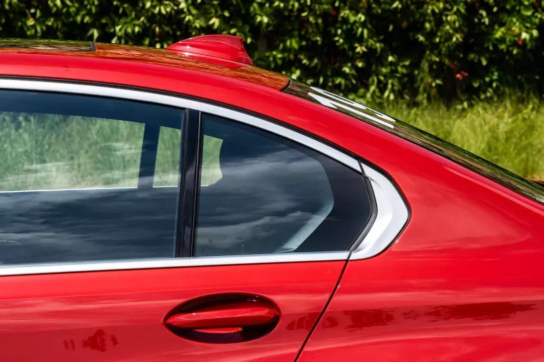 宝马325li评测2022黑,新款宝马325li测评