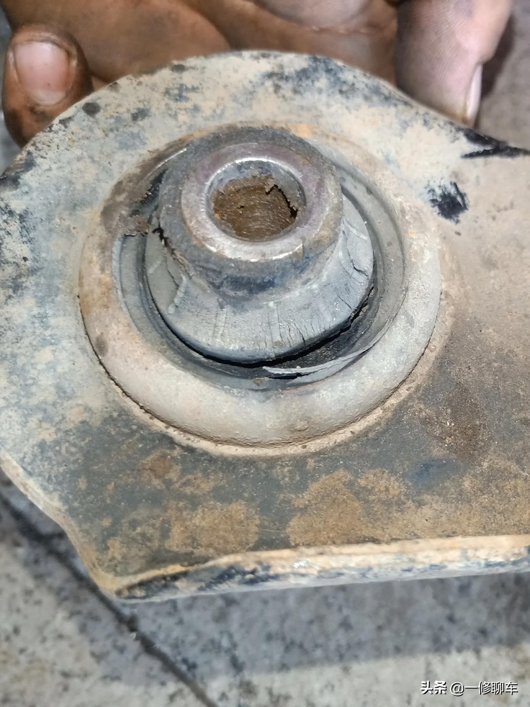 汽车吃胎什么原因导致,导致汽车吃胎的原因