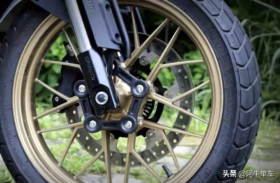 55800的幼狮800、45800的clx700，是什么能差10000块？