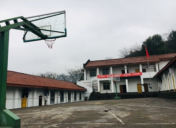 职校学生工输送链里的灰色生意经