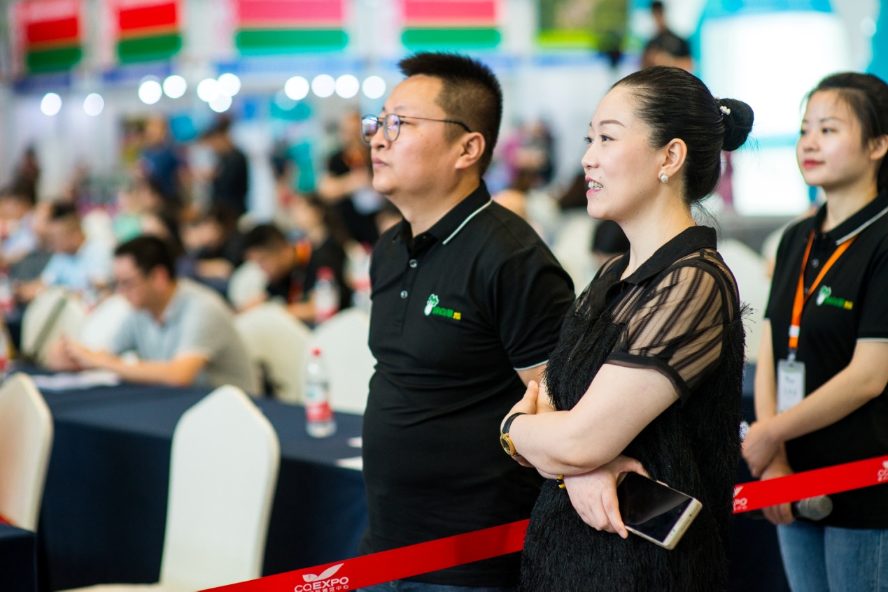 一部手机就能轻松随时赚钱,一部手机就能轻松在家赚钱