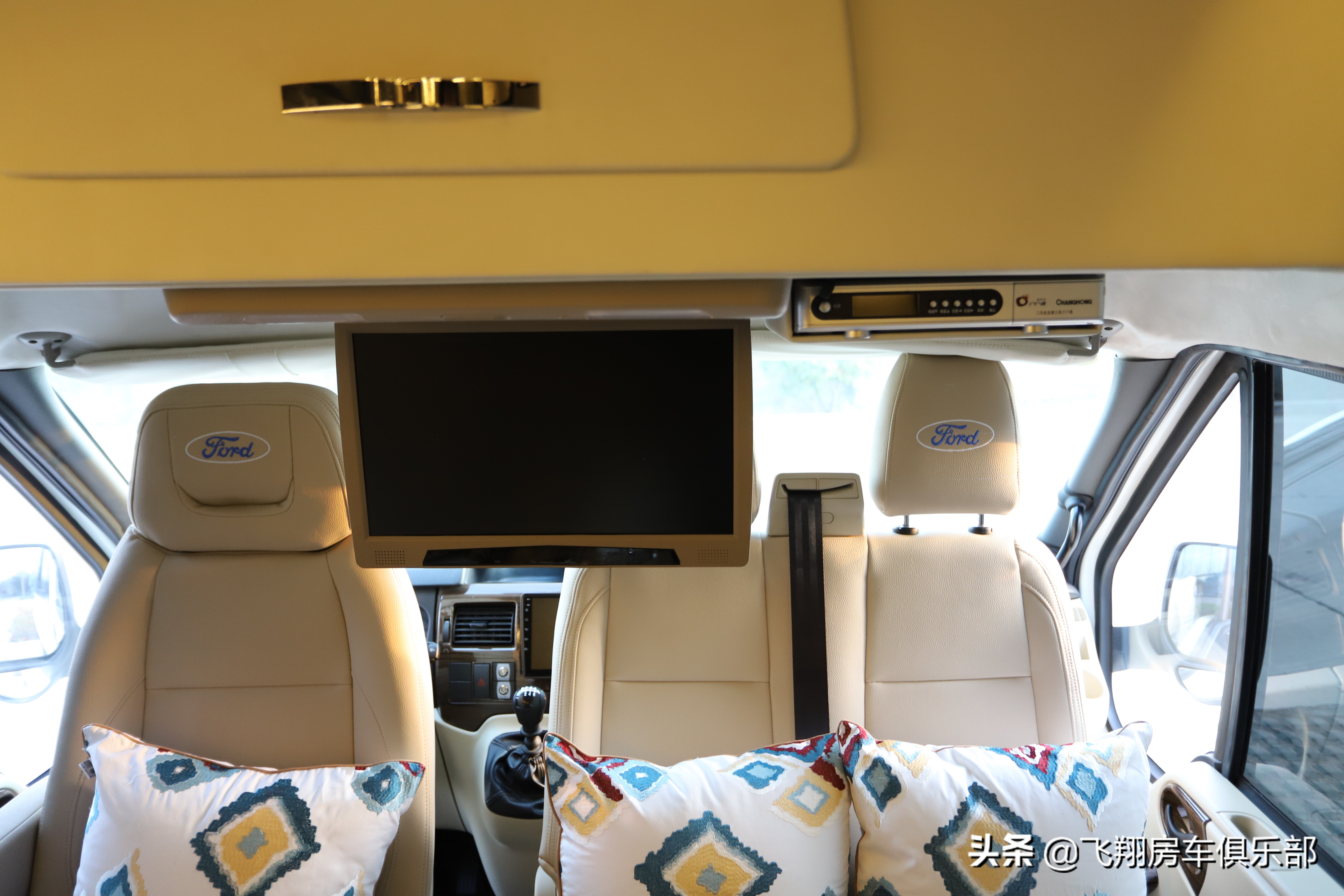 福特进口3.5tt双涡轮增压四驱房车,低调新福特全顺