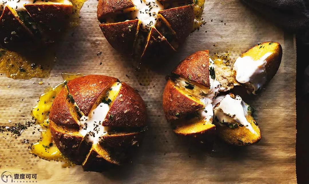 韩国蒜香黄油面包的做法,奶油芝士夹心面包