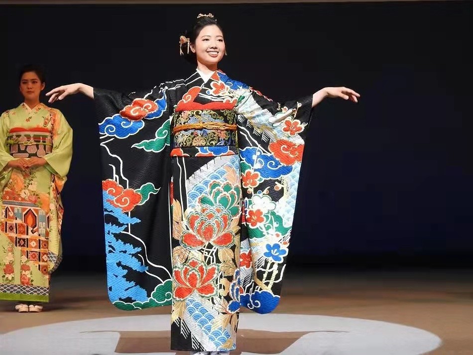 日本花样泳服,日本花样游泳的队服