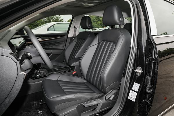 帕萨特1.4商务版真实价格,家用车价格便宜性价比高